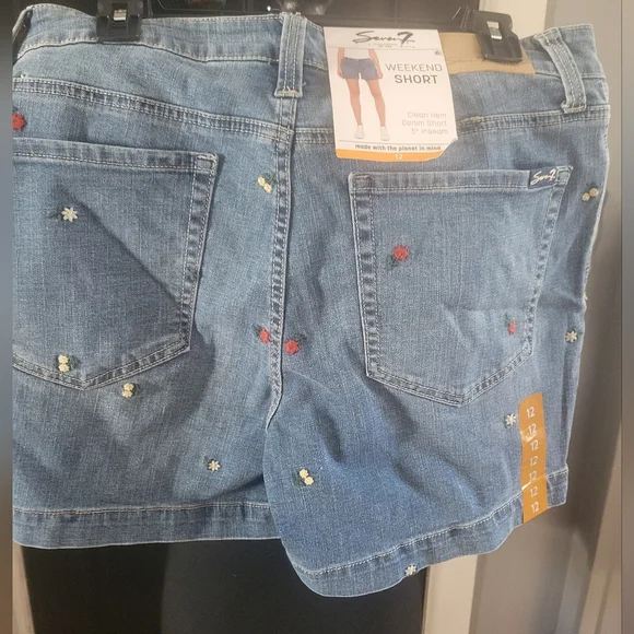 Seven7 Blue Jean Shorts with Floral Embroidery - Picture 6 of 7